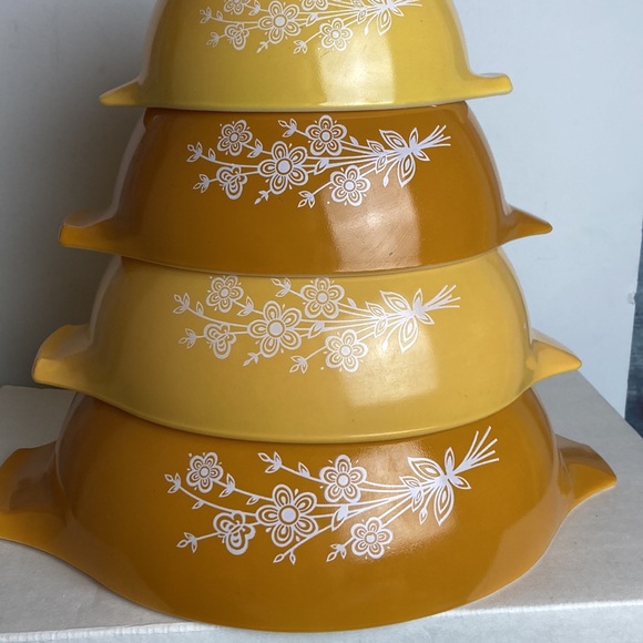 Vintage Pyrex Bowls Set Butterfly Gold Cinderella Butterflies 4 Pc Antique - Picture 16 of 16